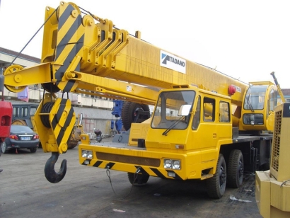 大型吊車可以進口清關嗎？怎么搬運？